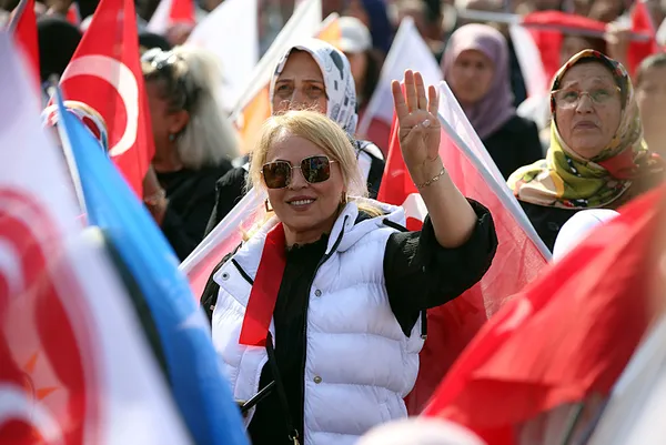baskan-erdogan-ekonomideki-buyume-uzerinden-muhalefeti-elestirdi-hani-olduk-bittik-diyordunuz-1709216031339.jpg Başkan Erdoğan ekonomideki büyüme üzerinden muhalefeti eleştirdi: Hani öldük bittik diyordunuz? - 4
