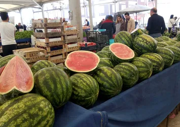 İran karpuzu tezgahlarda