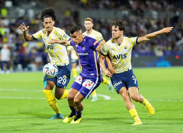 fenerbahce-cok-rahat-austria-wien-0-2-fenerbahce-mac-sonucu-ozet-1660857078789.jpg