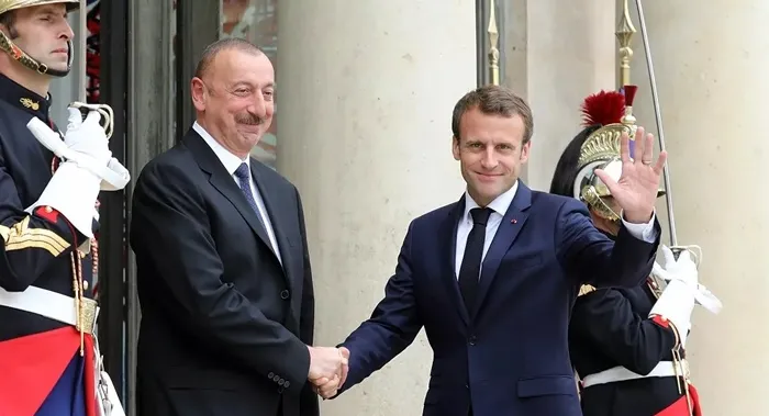 İlham Aliyev ve Emmanuel Macron arasında kritik "Ermenistan" görüşmesi - 1