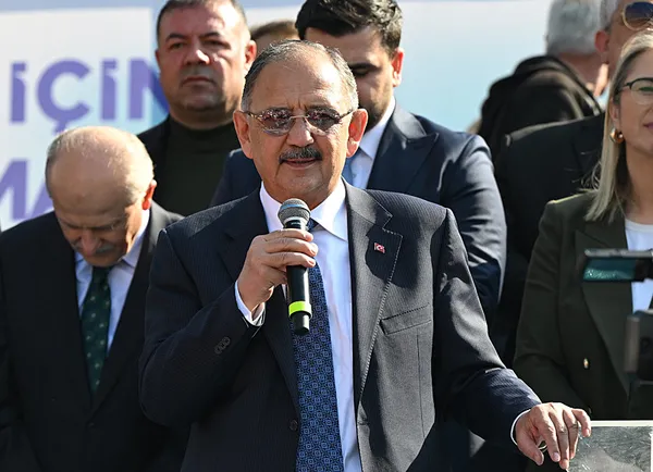 Çevre, Şehircilik ve İklim Değişikliği Bakanı Özhaseki’den kentsel dönüşüm mesajı: Kapı sonuna kadar açık...