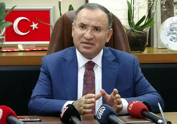 Adalet Bakanı Bekir Bozdağ 6'lı masanın sistemine sert sözler: Millet kukla birini cumhurbaşkanı seçmez