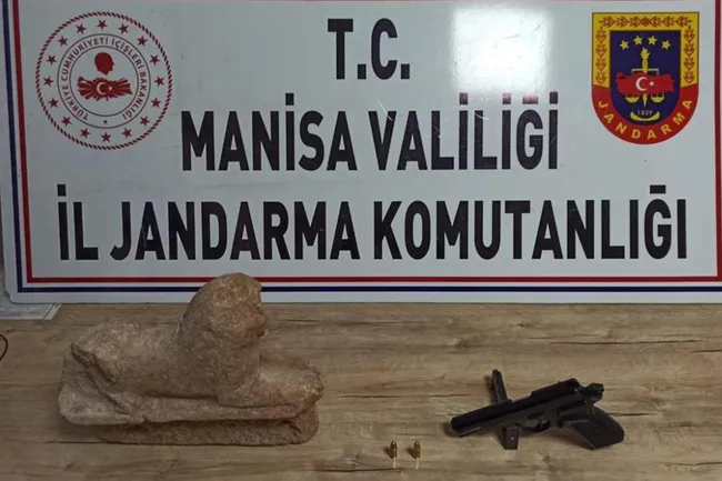 manisada-aslan-heykeli-ele-gecirildi-1646832864430.jpg Manisa’da aslan heykeli ele geçirildi - 1