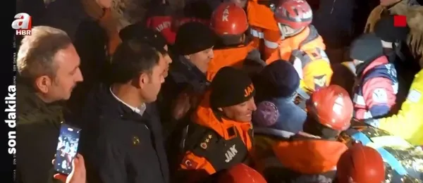 Gaziantep’ten 65 saat sonra gelen müjdeli haber: 61 yaşındaki Ahmet Kurt enkazdan sağ çıkarıldı