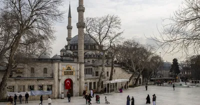 5 Aralık Cuma hutbesi konusu: İnsan, Huzuru İbadetle Elde Eder