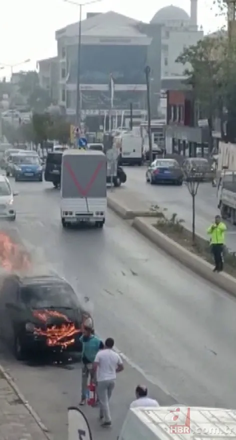 Ümraniye'de polislere bıçaklı saldırı: Aracını yaktı uyarılara aldırmadı! Ölü ve yaralılar var 2