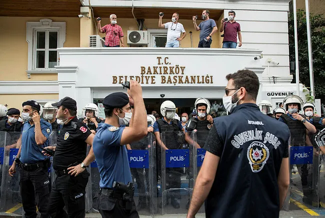 CHP’li Bakırköy Belediyesi’nin kararı pazar esnafını çileden çıkardı