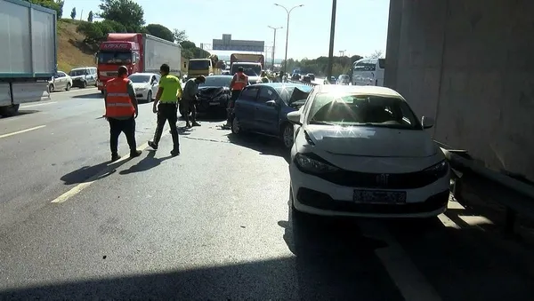 1694767326834.jpeg TEM Otoyolu'nda zincirleme kaza! 4 araç birbirine girdi - 2
