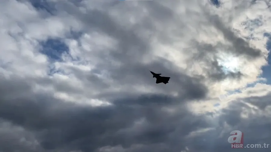 Kızılelma gökyüzü ile buluştu! Türkiye için büyük gurur! Selçuk Bayraktar paylaştı 1