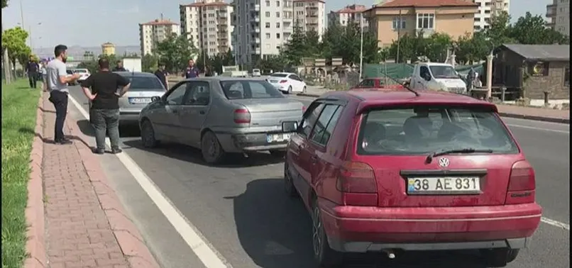 Kayseri'de zincirleme kaza! 7 araç birbirine girdi: 1 yaralı