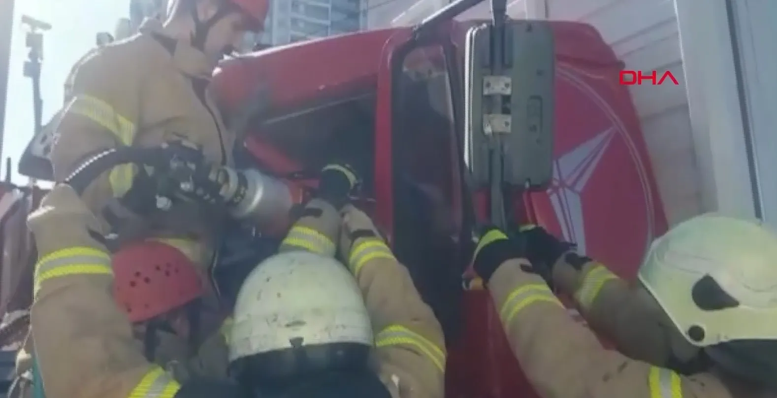 İstanbul TEM'de 6 aracın karıştığı zincirleme kaza