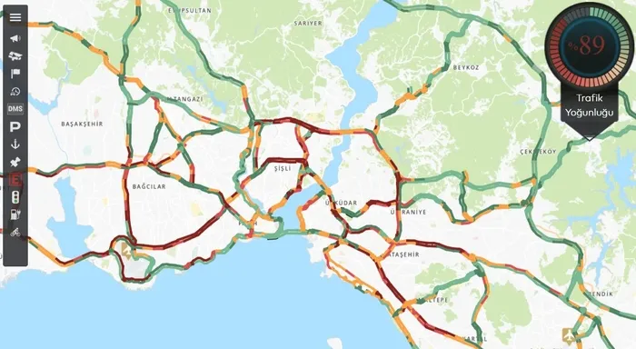 istanbul-yagmura-teslim-trafik-felc-yogunluk-yuzde-89-1762353337547.jpg İstanbul yağmura teslim! Trafik felç yoğunluk yüzde 89 - 1