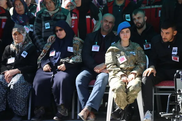baskan-recep-tayyip-erdogandan-sehit-ailesine-bassagligi-mesaji-1666440958671.jpg Başkan Recep Tayyip Erdoğan’dan şehit ailesine başsağlığı mesajı - 2