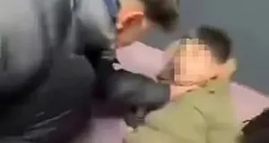 Sağır ve dilsiz çocuğa kablolu penseli işkence!