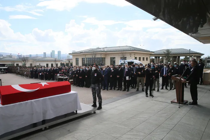 Senegal’de şehit olan Özel Harekat Şube Müdürü Hayrettin Eren’e veda! Başkan Erdoğan da cenaze törenine katıldı