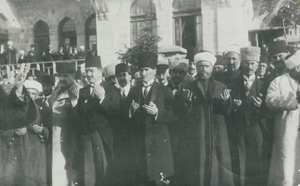 Atatürk Efendiler yarın Cumhuriyet’i ilan edeceğiz sözünü nerede söyledi? İşte o sözün hikayesi