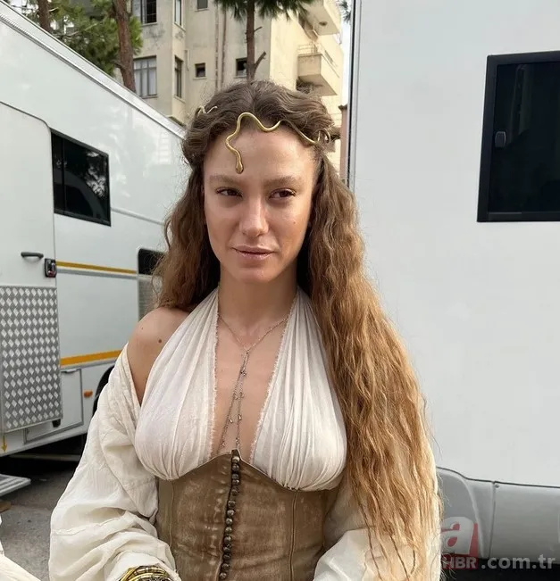 İlk kez paylaştı! Mert Demir ile Serenay Sarıkaya verdiği pozlarla sosyal medyayı salladı! 2