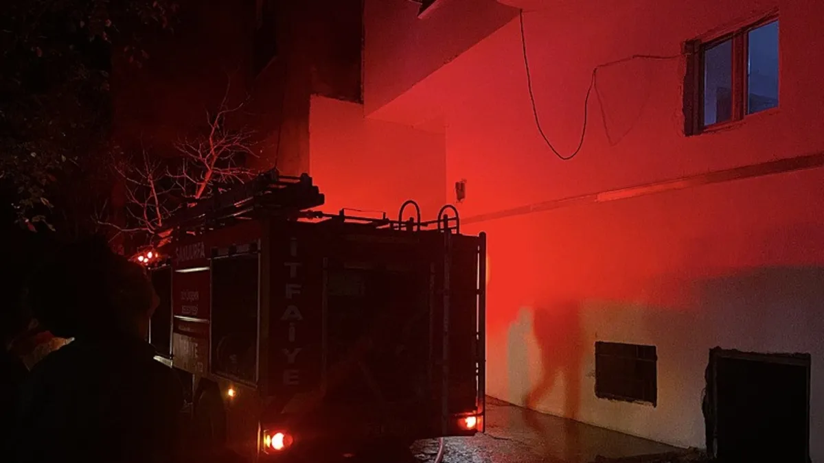 Şanlıurfa'da yangında can pazarı! 9 kişi dumandan etkilendi