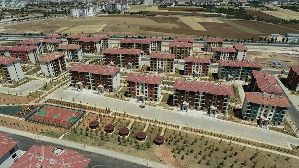 Elazığlı depremzedeler yeni yuvalarında! Devlet yaralarını sardı: 5 yıldızlı otel gibi