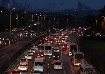 İstanbul’da haftanın ilk iş gününde trafik yoğunluğu!