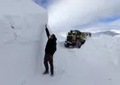 Kalınlığı 5 metreye ulaşan karla mücadele
