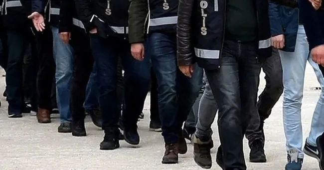 antalyada-islenen-mafya-cinayetiyle-ilgili-4-ilde-baskin-4-kisi-yakalandi-1625222971403.jpg Antalya’da işlenen mafya cinayetiyle ilgili 4 ilde baskın: 4 kişi yakalandı - 1
