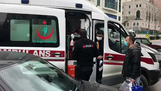 İstanbul’da yeni doğan bebeği sokağa attılar - 1