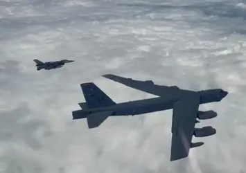 Türk F-16'ları ve ABD B-52'leri birlikte uçtu