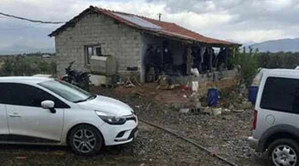 CHP'li üyenin yardım ettiği teröristlerin hücre evi görüntülendi! İşte casus kamerasına yansıyan terörist evi - 2