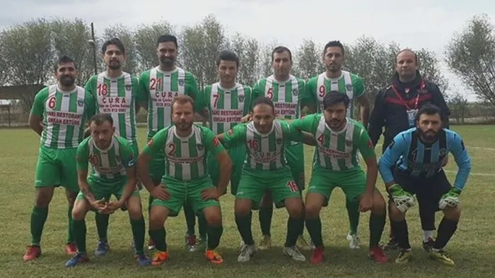 Manisa'da maçta kalp krizi geçiren futbolcu hayatını kaybetti - 1