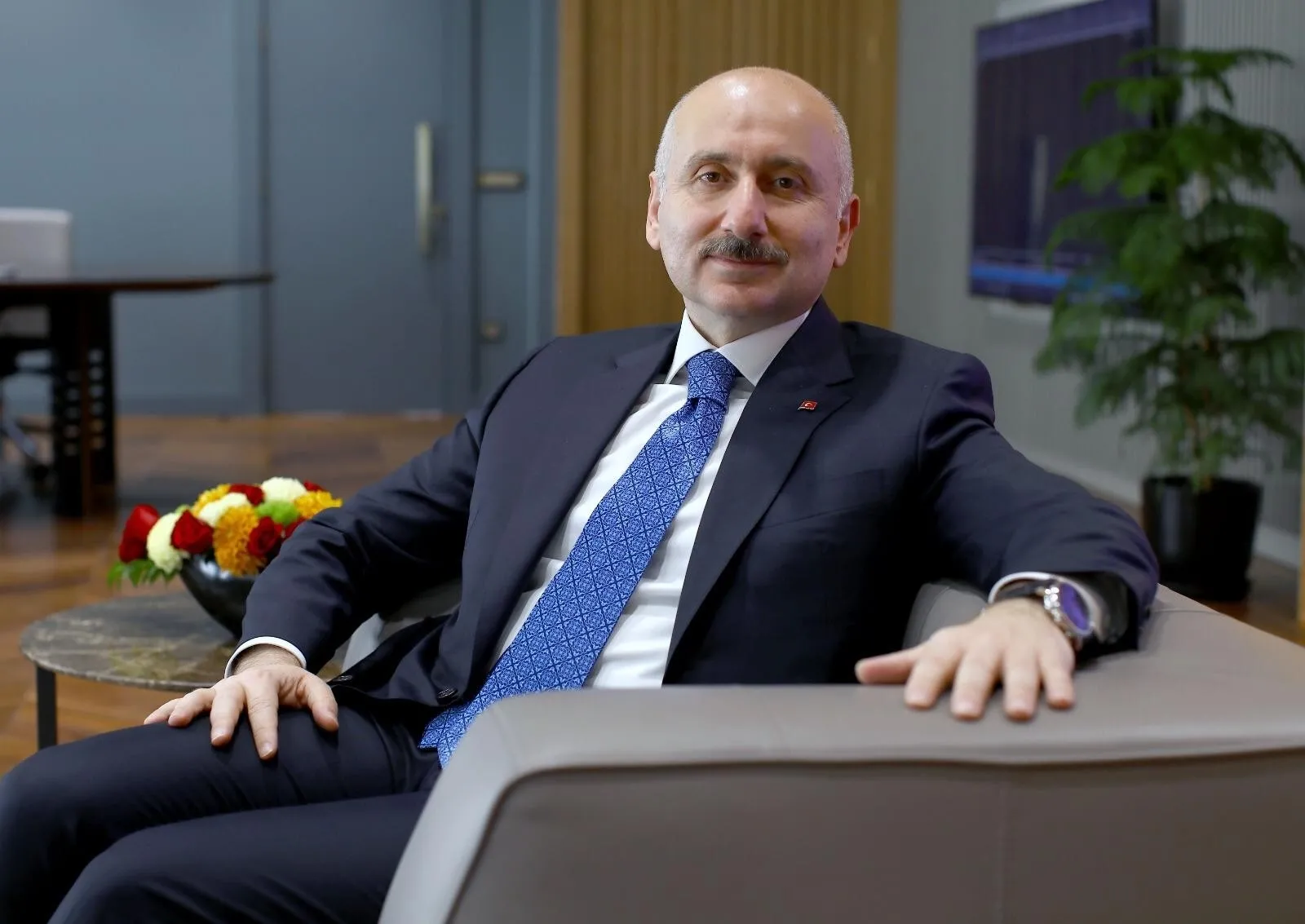 Ulaştırma ve Altyapı Bakanı Adil Karaismailoğlu açıkladı! Süveyş Kanalına alternatif en uygun taşıma rotası “Orta Koridor”