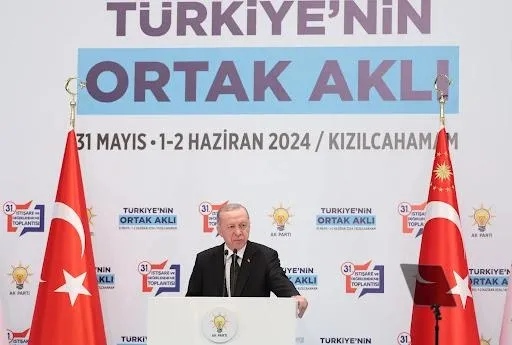 ak-partide-yogun-mesai-tarih-verildi-yeni-anayasa-calismalari-basliyor-rapor-baskan-erdogana-sunulacak-1723484851713.jpeg Başkan Erdoğan (ARŞİV)