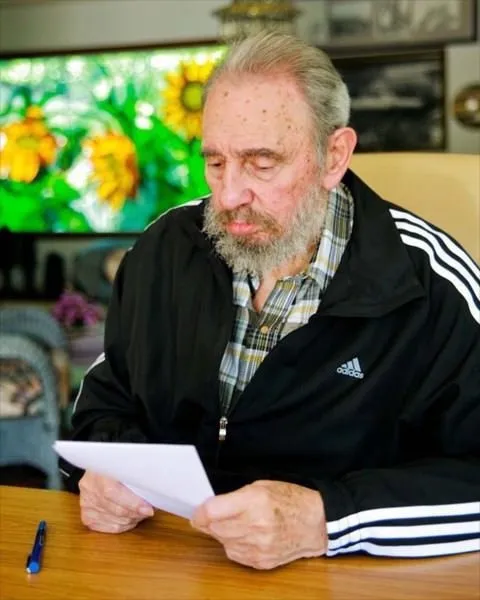 Fidel Castro hayatını kaybetti