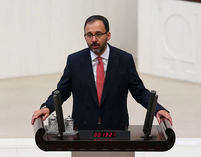 Yeni bakanlar Meclis'te yemin etti