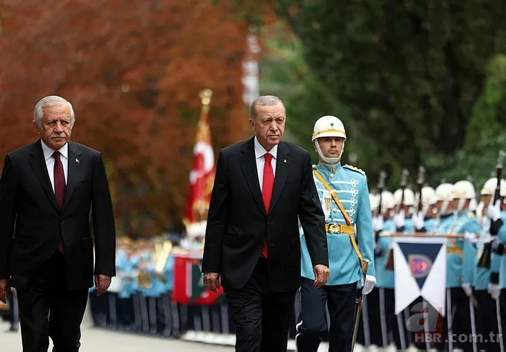 HDP ve CHP’lilerden büyük saygısızlık! Başkan Erdoğan TBMM Genel Kurulu’na giriş yaparken ayağa kalkmadılar