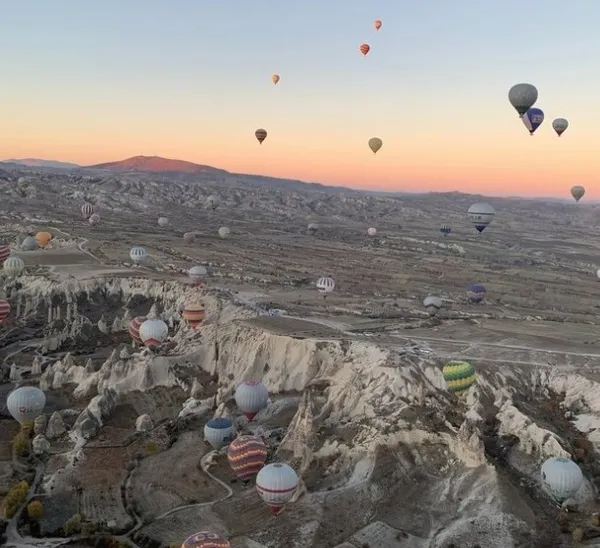 demet-sener-bu-defa-gercek-aski-buldu-tolga-arman-surpriziyle-unlu-guzeli-havalara-ucurdu-1636181331843.jpg Demet Şener bu defa gerçek aşkı buldu! Tolga Arman sürpriziyle ünlü güzeli havalara uçurdu