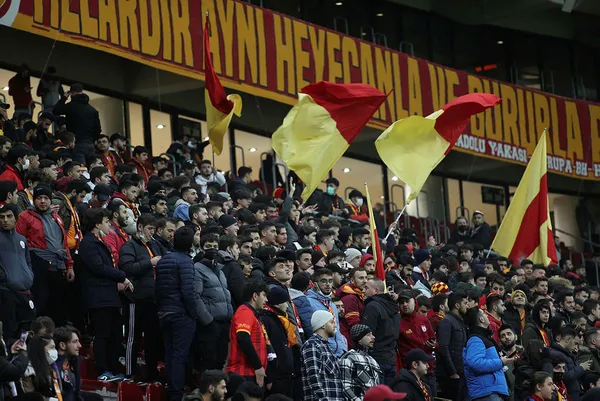 galatasaray-evinde-yeniden-maglup-cimbom-dusme-hattina-yaklasiyor-galatasaray-1-3-kasimpasa-mac-sonucu-ozet-1642705383790.jpg Galatasaray evinde yeniden mağlup! Cimbom düşme hattına yaklaşıyor! Galatasaray 1-3 Kasımpaşa (MAÇ SONUCU-ÖZET) - 10