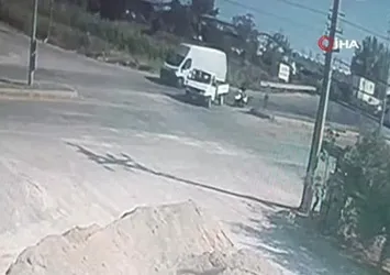 Kamyonet ile otomobil çarpıştı: 1 yaralı