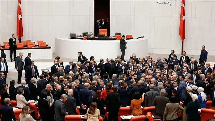 mehmet-simsek-istifa-etti-yalaninin-arkasinda-ne-var-bakan-yilmaz-tunc-ekonomiyi-hedef-aliyorlar-1724485958790.jpg Mehmet Şimşek istifa etti yalanının arkasında ne var? Bakan Yılmaz Tunç: Ekonomiyi hedef alıyorlar - 3