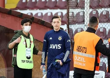 Mesut Özil'i Fenerbahçe - Galatasaray maçı heyecanı sardı!