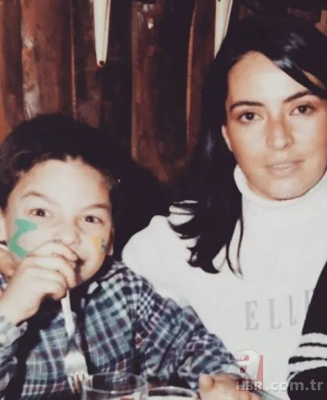 Hercai dizisinin Miran Aslanbey'i Akın Akınözü annesiyle fotoğraf paylaştı! 22