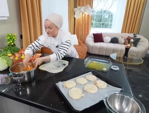 Yemekteyiz Merve kimdir, ne iş yapıyor? Zuhal Topal’la Yemekteyiz yarışmacısı Merve Atacan, kaç yaşında, nereli?