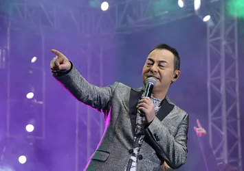 Serdar Ortaç'a büyük sürpriz! Duygu dolu anlar yaşadı
