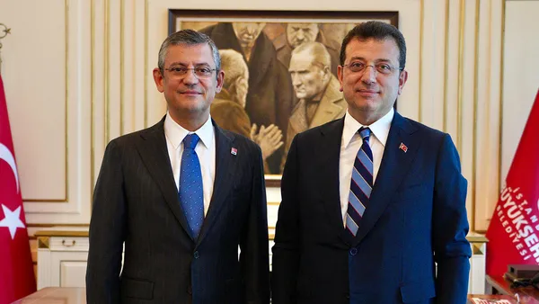 CHP’de dinmeyen adaylık krizi! İmamoğlu ile Özel arasında savaş var! Aday belirleme toplantısı bir kez daha ertelendi...