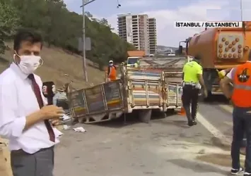 İstanbul'da feci kaza! Kamyon ikiye bölündü