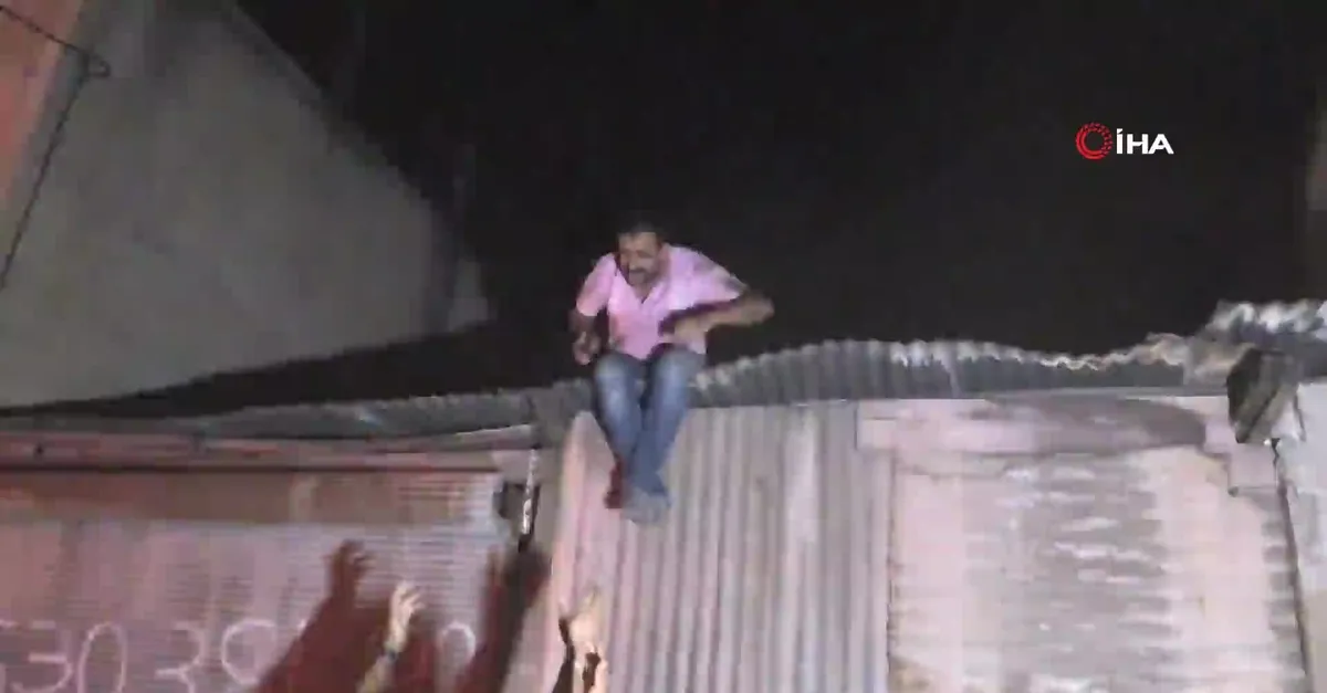 Adana'da feci olay! İçinde eski eşi ve çocuğunun bulunduğu evi ateşe verdi! Video