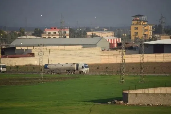 turkiyenin-hava-operasyonlari-teror-orgutu-pkkyi-panikletti-1705638854592.jpeg Türkiye'nin operasyonları PKK'yı panikletti! Çaldıkları petrolü tankerlerle taşımaya başladılar - 3