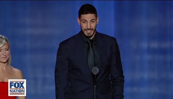 ABD terörist Enes Kanter’i vatansever seçti! FETÖ’nün beslemesinden skandal sözler