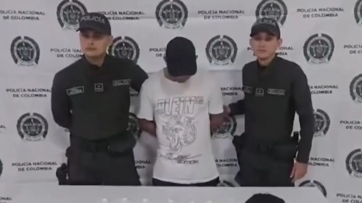 Kolombiya’da peruk altında kokain ticareti! Ekipler makasla kesti