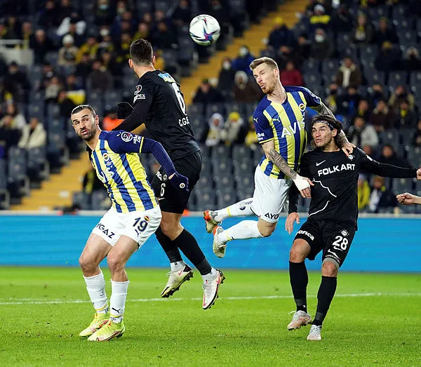 fenerbahce-altay-canli-skor-sari-lacivertliler-galibiyet-pesinde-1642617252080.jpg Fenerbahçe 2 - 1 Altay (MAÇ SONUCU ÖZET) - 2